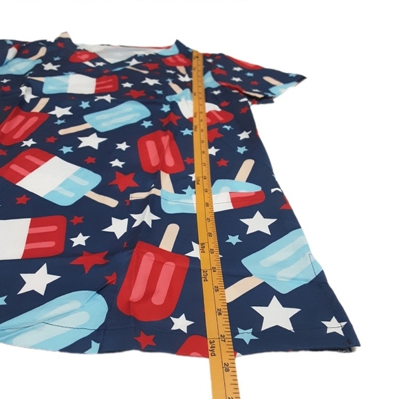 Graphic Scrub Top Womens Medium - Picture 6 of 8